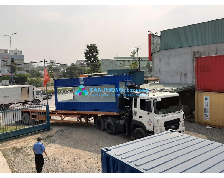Container waiting room